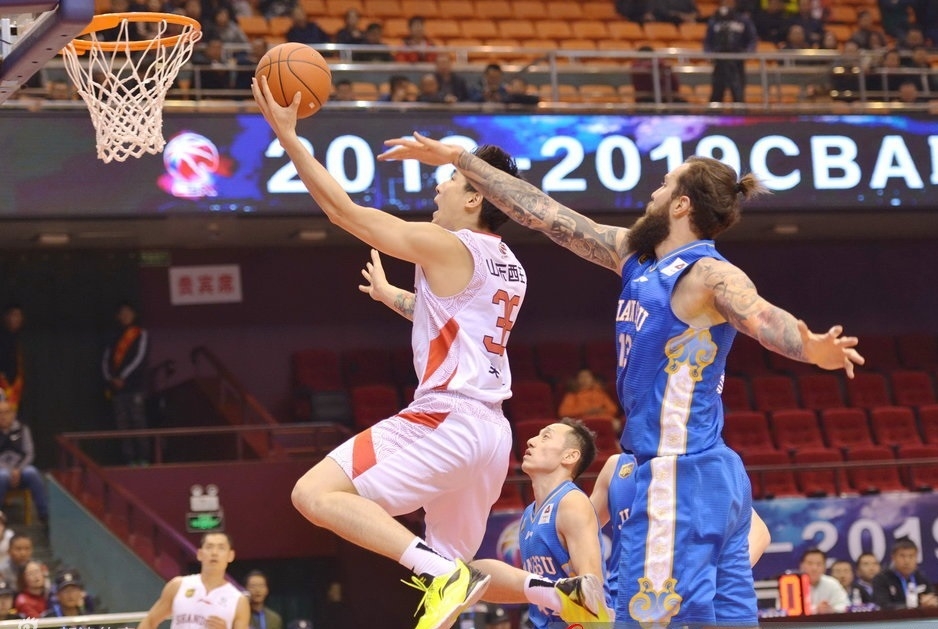 包含大坂直美在拜仁比赛中连败山东男篮集结日刷新队史纪录，现场解说直呼：AC米兰调整名单备战全明星赛的词条